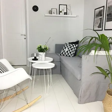 Διαμέρισμα Nearby House *
